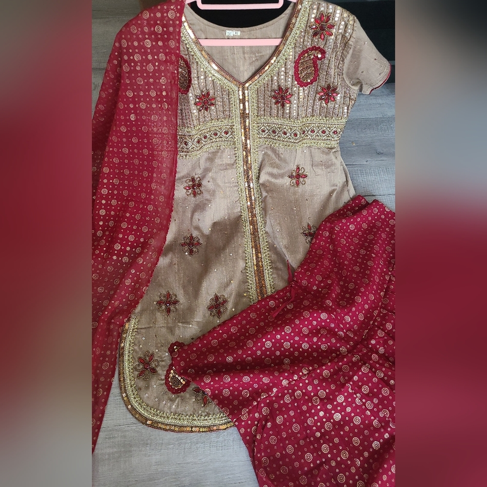 Beige /Maroon party wear 3 pc salwar kameez suit set in size xl